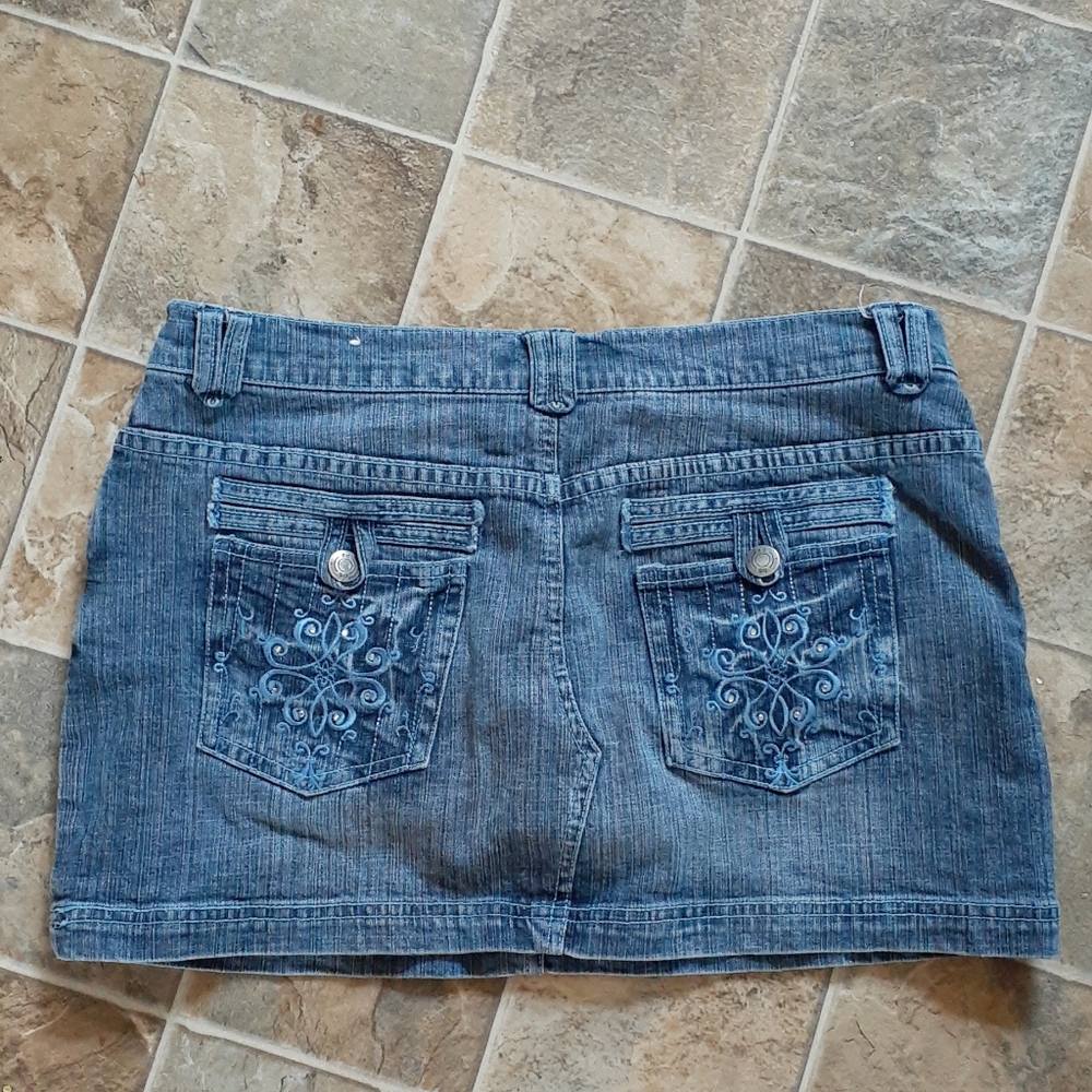 SO... Denim Distressed Mini Skirt, Size:9 *VINTAGE 1990s*